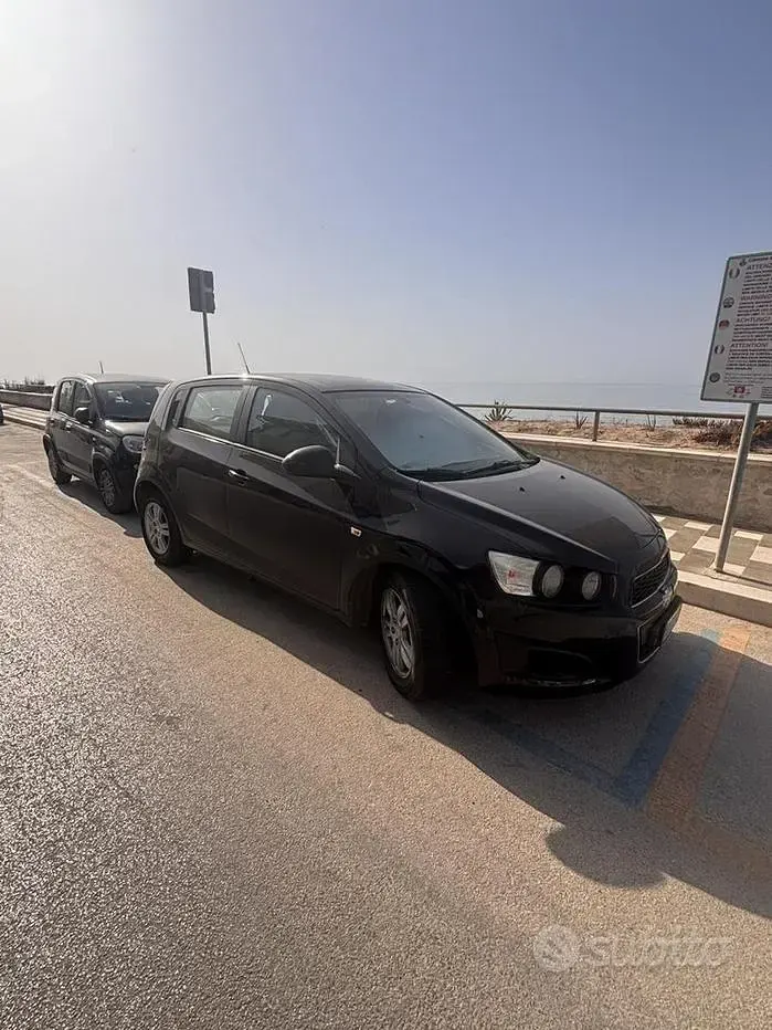 Usata Chevrolet Aveo 75 CV (55 kW) 2012 Nero Berlina