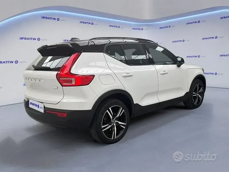 Usata Volvo XC40 R-Design 180 CV (132 kW) 2021 Bianco SUV