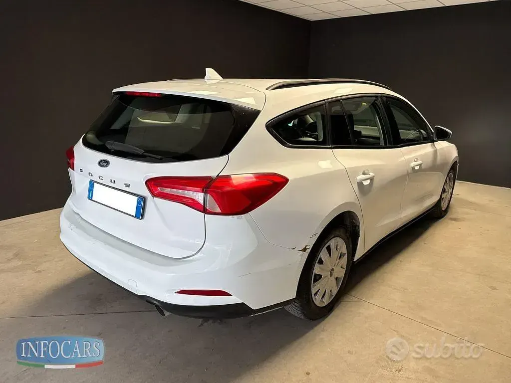 Usata Ford Focus 95 CV (69 kW) 2019 Bianco pastello Station wagon