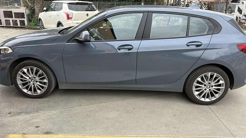 Usata BMW 116 Advantage 116 CV (85 kW) 2022 Grigio Utilitaria
