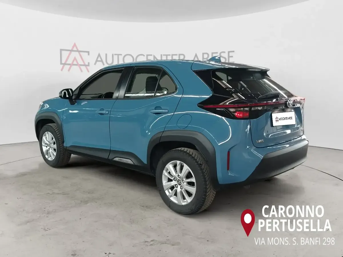 Usata Toyota Yaris Hybrid Business Edition 92 CV (67 kW) 2022 Bluazzurro bluazzurro SUV