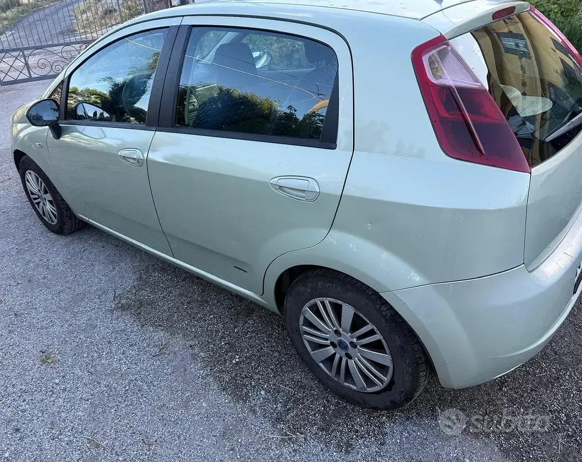 Usata Fiat Grande Punto 75 CV (55 kW) 2006 Giallo Utilitaria