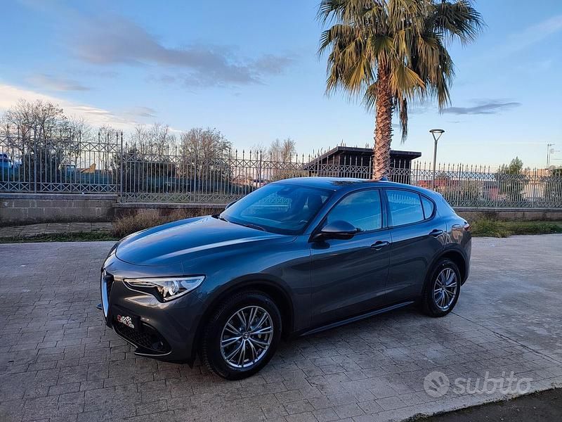 Usata Alfa Romeo Stelvio Super 160 CV (117 kW) 2022 Grigio SUV