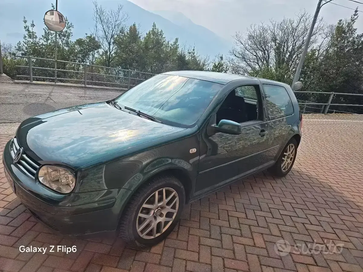 Usado VW Golf IV 105 CV (77 kW) 2003 Verde Utilitario