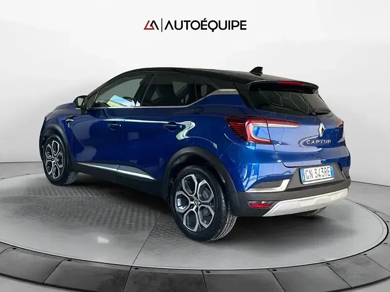 Usata Renault Captur Intens 101 CV (74 kW) 2023 Blu/azzurro SUV