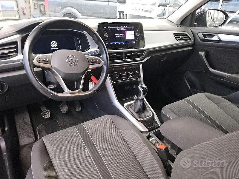 Usata VW T-Roc Life 110 CV (80 kW) 2023 Nero SUV