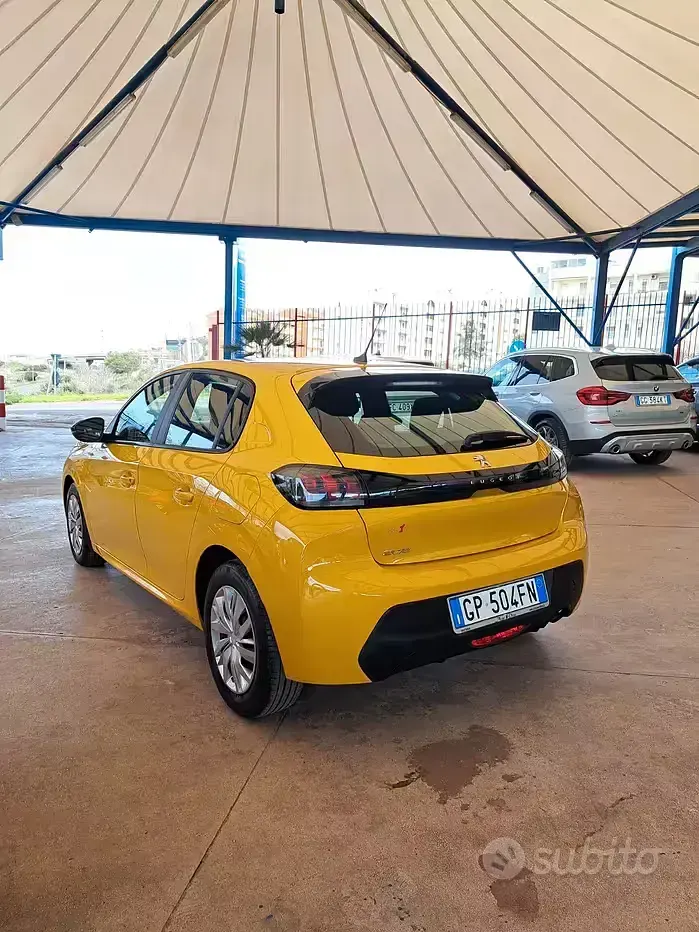 Usata Peugeot 208 Active 75 CV (55 kW) 2023 Giallo Utilitaria