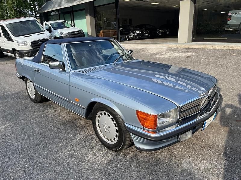 Usata Mercedes 560 227 CV (166 kW) 1987 Blu/azzurro Cabrio