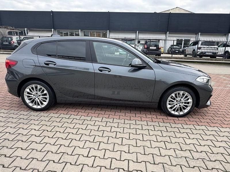 Usata BMW 116 Advantage 116 CV (85 kW) 2020 Mineral grey metall. Utilitaria