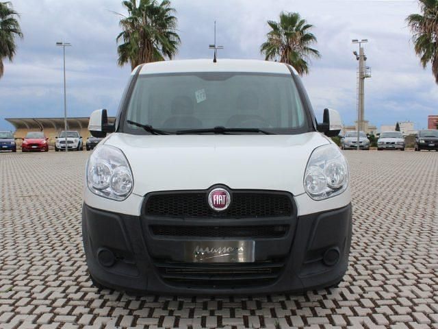 Usata Fiat Doblò 120 CV (88 kW) 2015 Bianco past. Monovolume