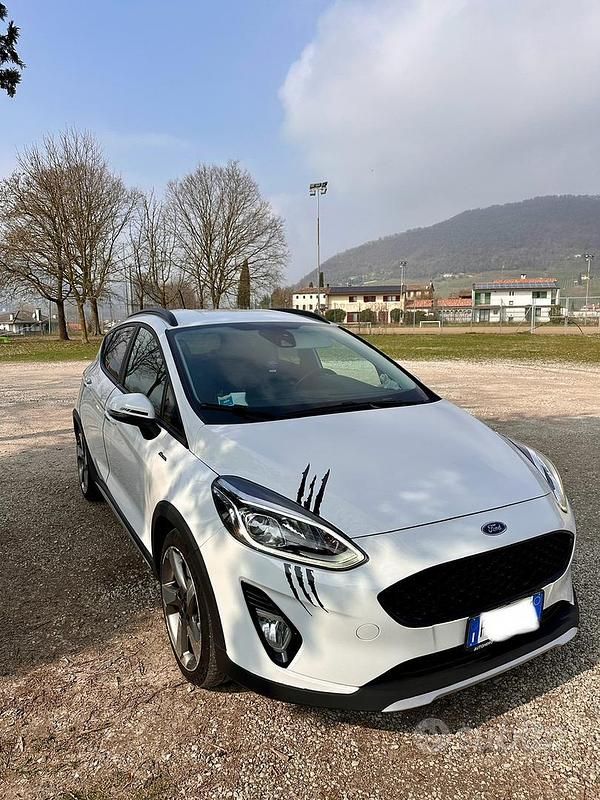 Usata Ford Fiesta Active 85 CV (62 kW) 2018 Utilitaria