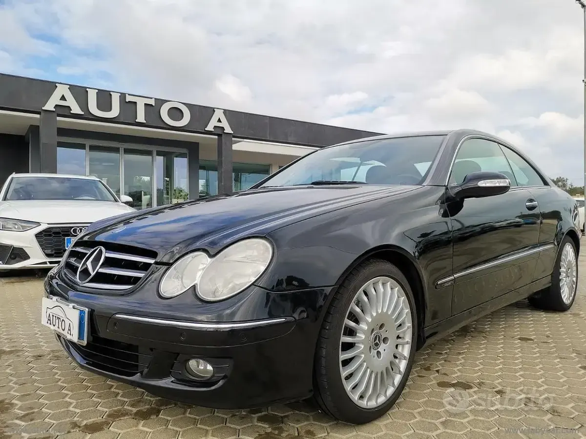 Occasion Mercedes CLK220 Avantgarde 150 ch (110 kW) 2008 Noir Coupé