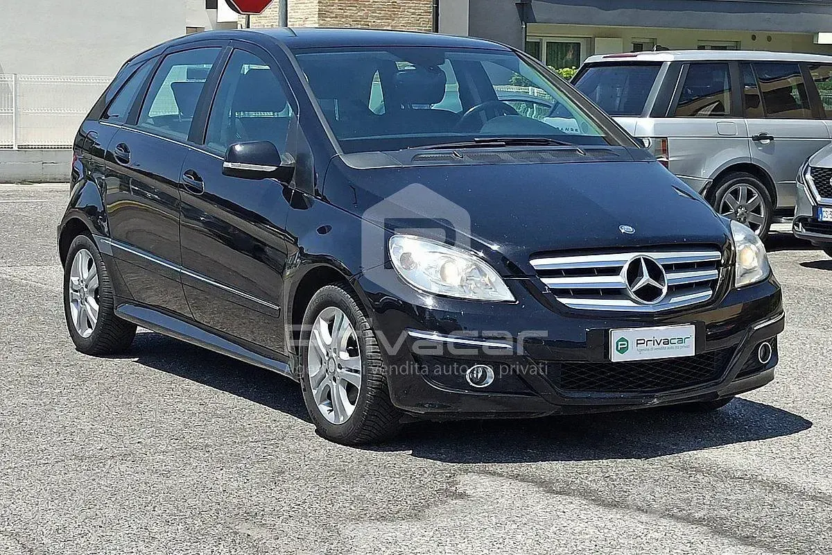 Usata Mercedes B180 Executive 109 CV (80 kW) 2011 Nero Utilitaria