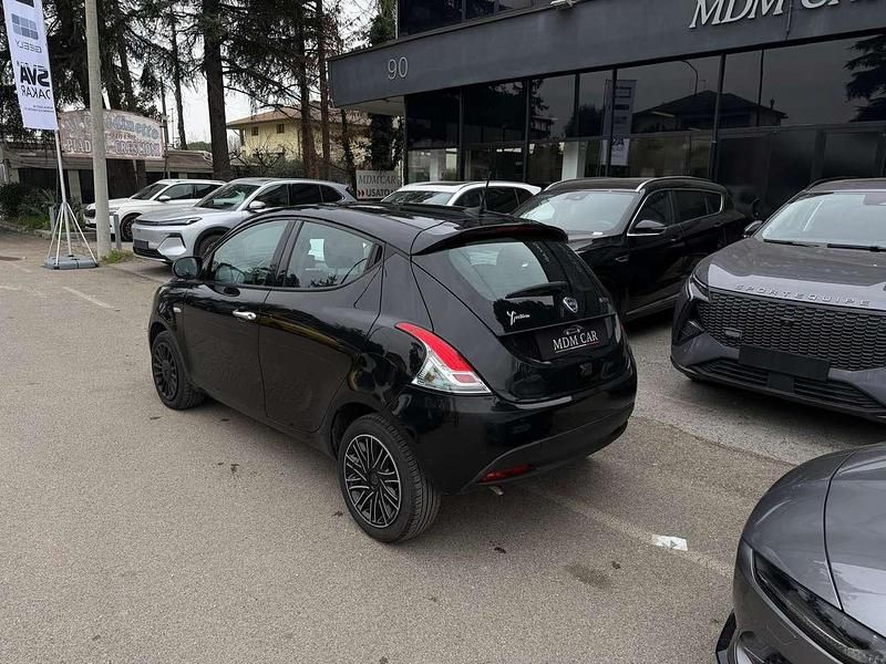 Usata Lancia Ypsilon 69 CV (50 kW) 2023 Nero Utilitaria