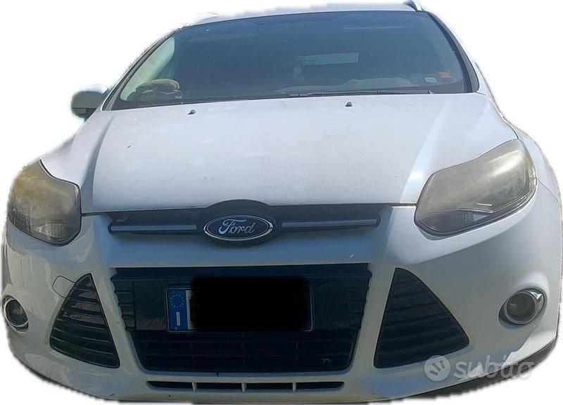 Usata Ford Focus 120 CV (88 kW) 2014 Bianco Station wagon
