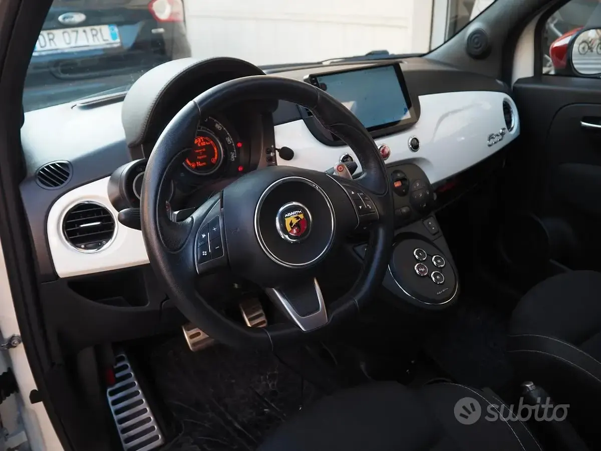 Usata Abarth 500C 140 CV (102 kW) 2010 Bianco Cabrio