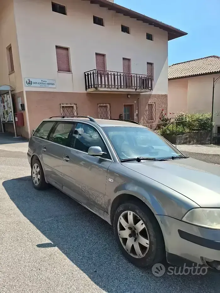 Usata VW Passat 130 CV (95 kW) 2003 Grigio Station wagon