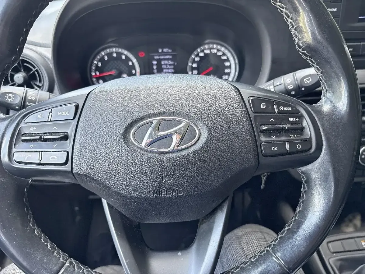 Usata Hyundai i10 Advanced 69 CV (50 kW) 2023 Grigio Utilitaria