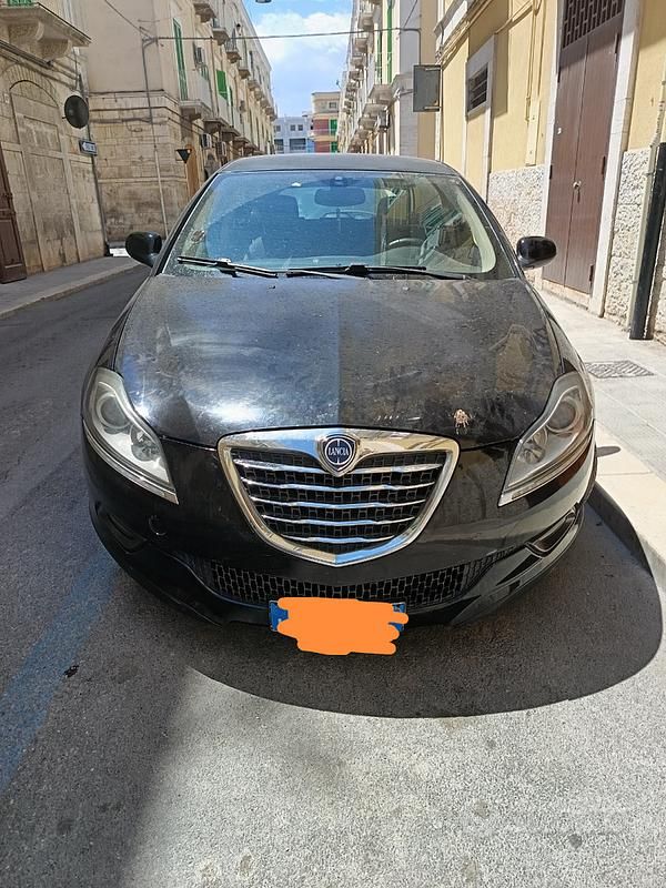 Usata Lancia Delta 105 CV (77 kW) 2009 Nero Utilitaria