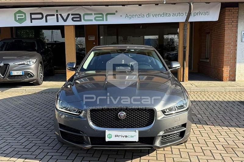 Usata Jaguar XE Pure 180 CV (132 kW) 2017 Grigio Berlina