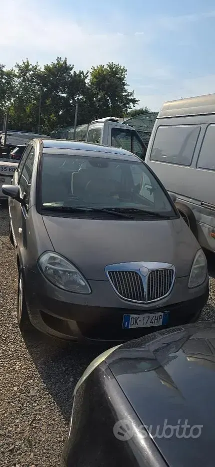 Usata Lancia Musa 90 CV (66 kW) 2007 Monovolume