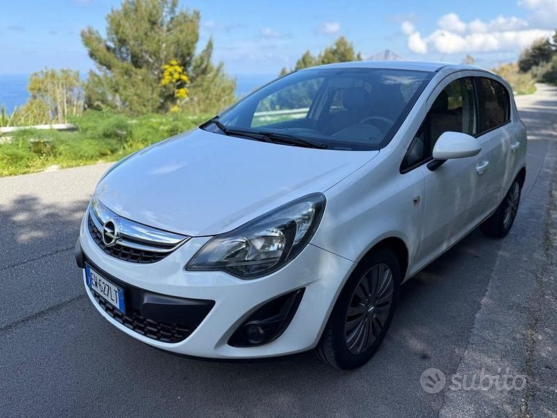 Usata Opel Corsa Edition 85 CV (62 kW) 2014 Bianco Utilitaria