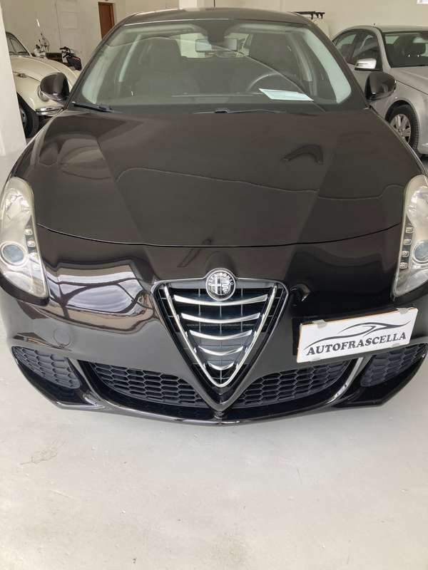 Usata 2012 Alfa Romeo Giulietta Progression Due volumi | 7000 € (Ottimo prezzo) - Immagine 1/4
