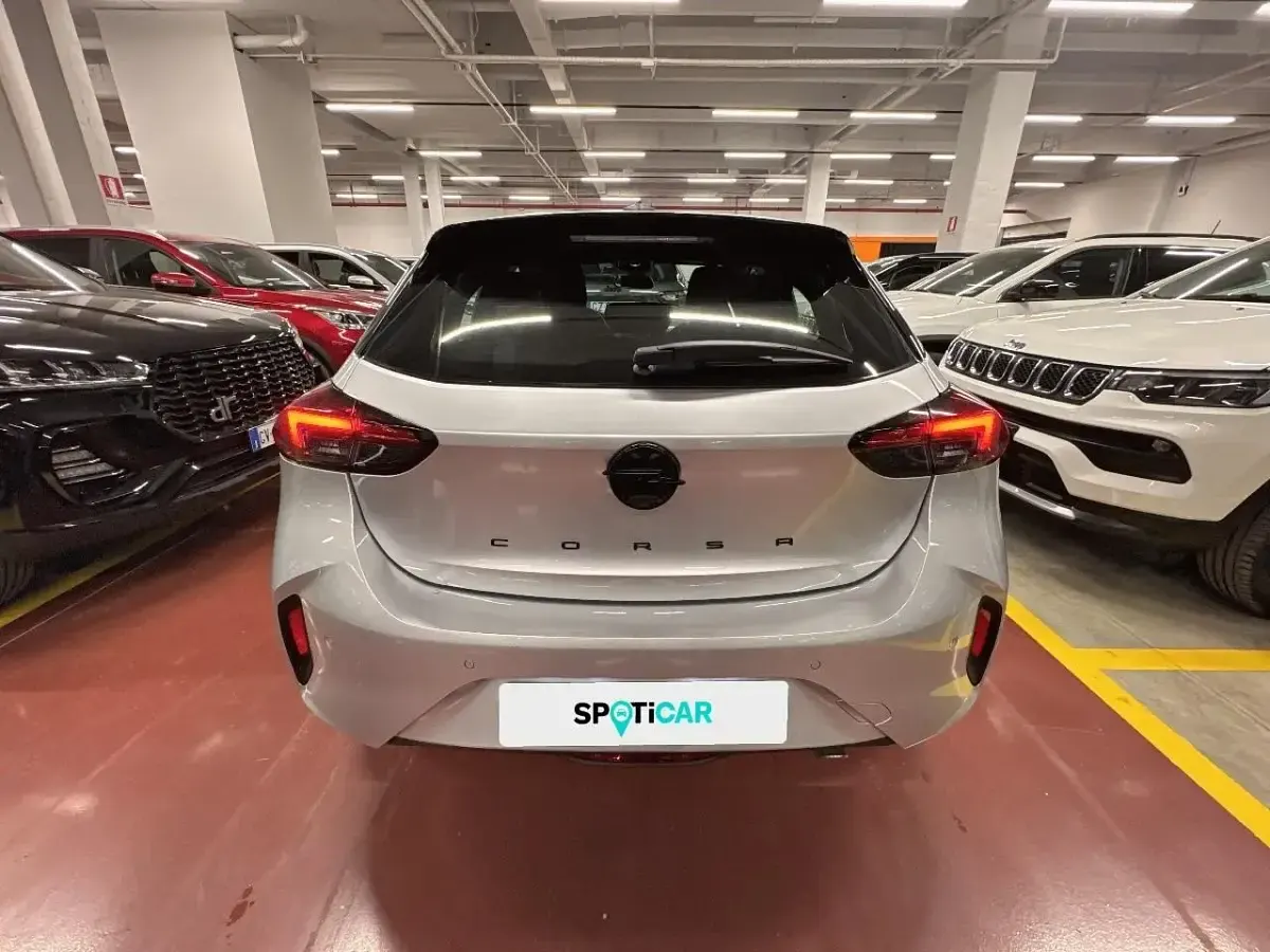 Usata Opel Corsa 101 CV (74 kW) 2025 Bianco Utilitaria