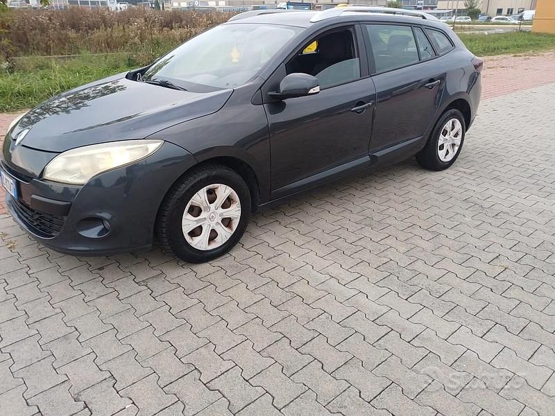 Usata Renault Mégane GrandTour 90 CV (66 kW) 2010 Nero Station wagon