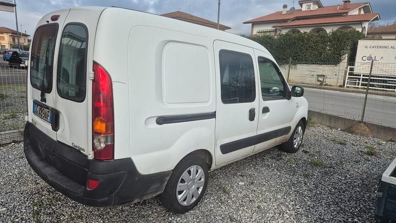 Usata Renault Kangoo 67 CV (49 kW) 2007 Bianco Monovolume