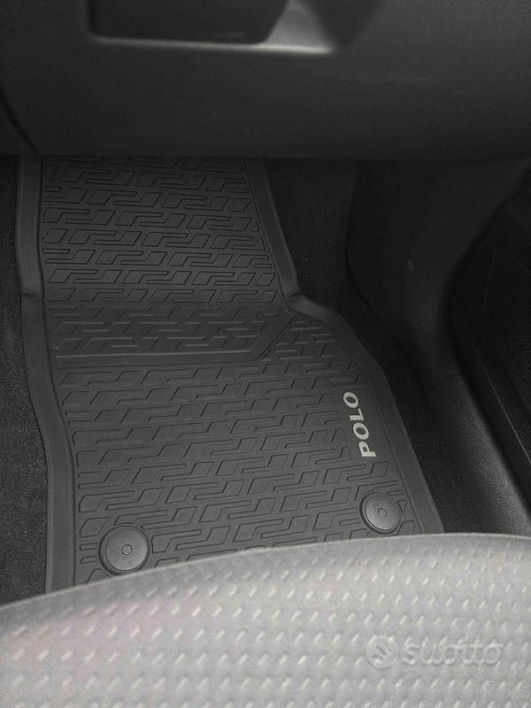 Usata VW Polo Life 95 CV (69 kW) 2023 Grigio Utilitaria