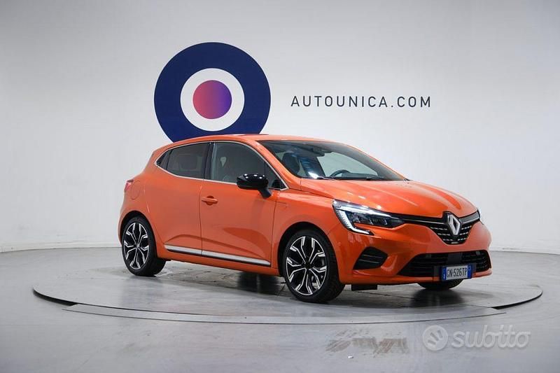 Usata Renault Clio V Techno 145 CV (106 kW) 2023 Arancione Berlina