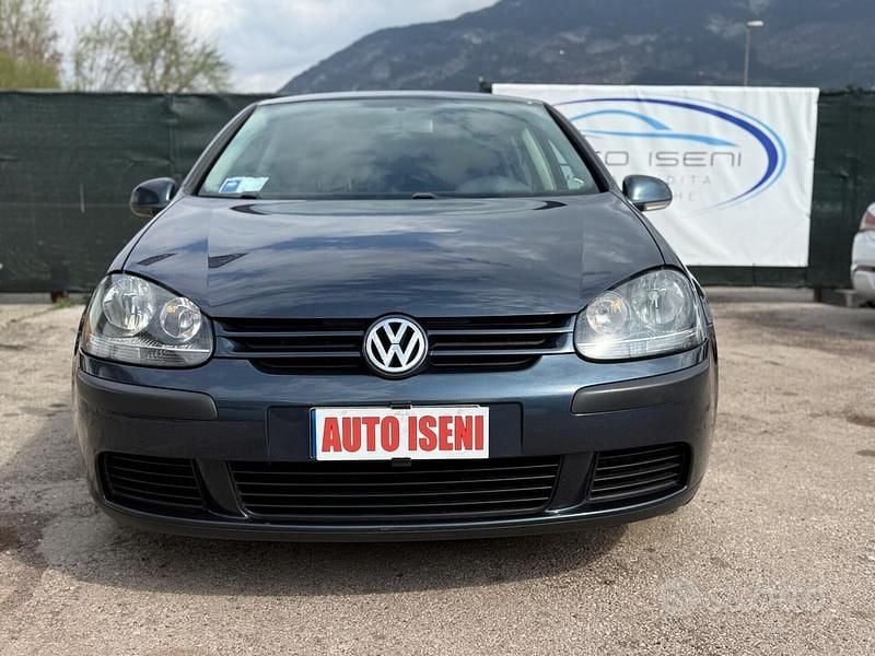 Usata VW Golf IV Trendline 104 CV (76 kW) 2006 Blu Berlina