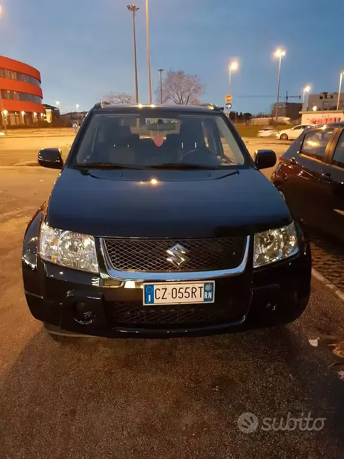 Usata Suzuki Vitara 106 CV (77 kW) 2005 Nero SUV