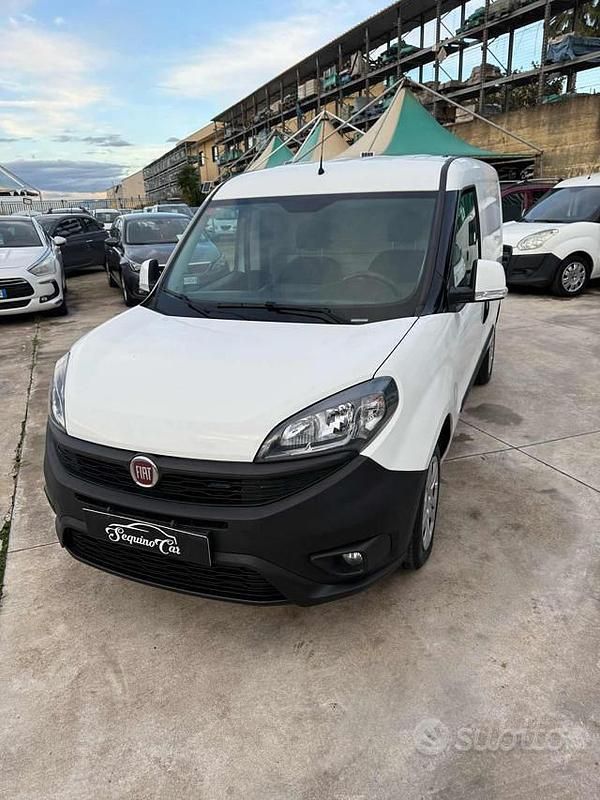 Usata Fiat Doblò 95 CV (69 kW) 2019 Bianco Monovolume