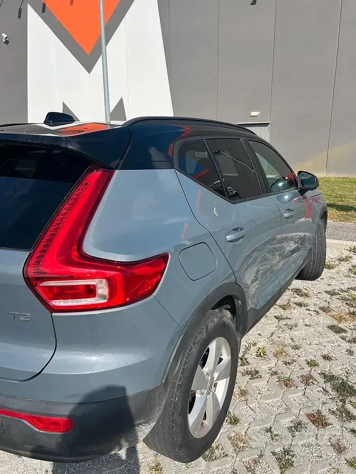 Usata Volvo XC40 Momentum 129 CV (94 kW) 2020 Grigio SUV