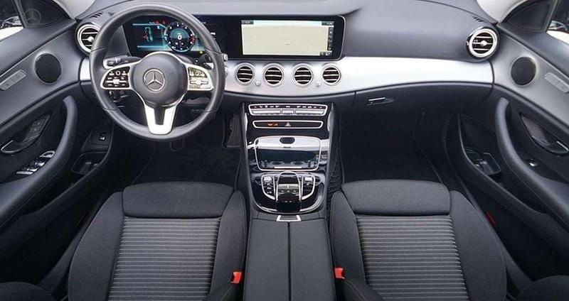 Usata Mercedes E220 Premium Plus 194 CV (142 kW) 2023 Nero Berlina