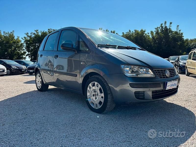 Usata Fiat Idea 95 CV (69 kW) 2011 Grigio Monovolume