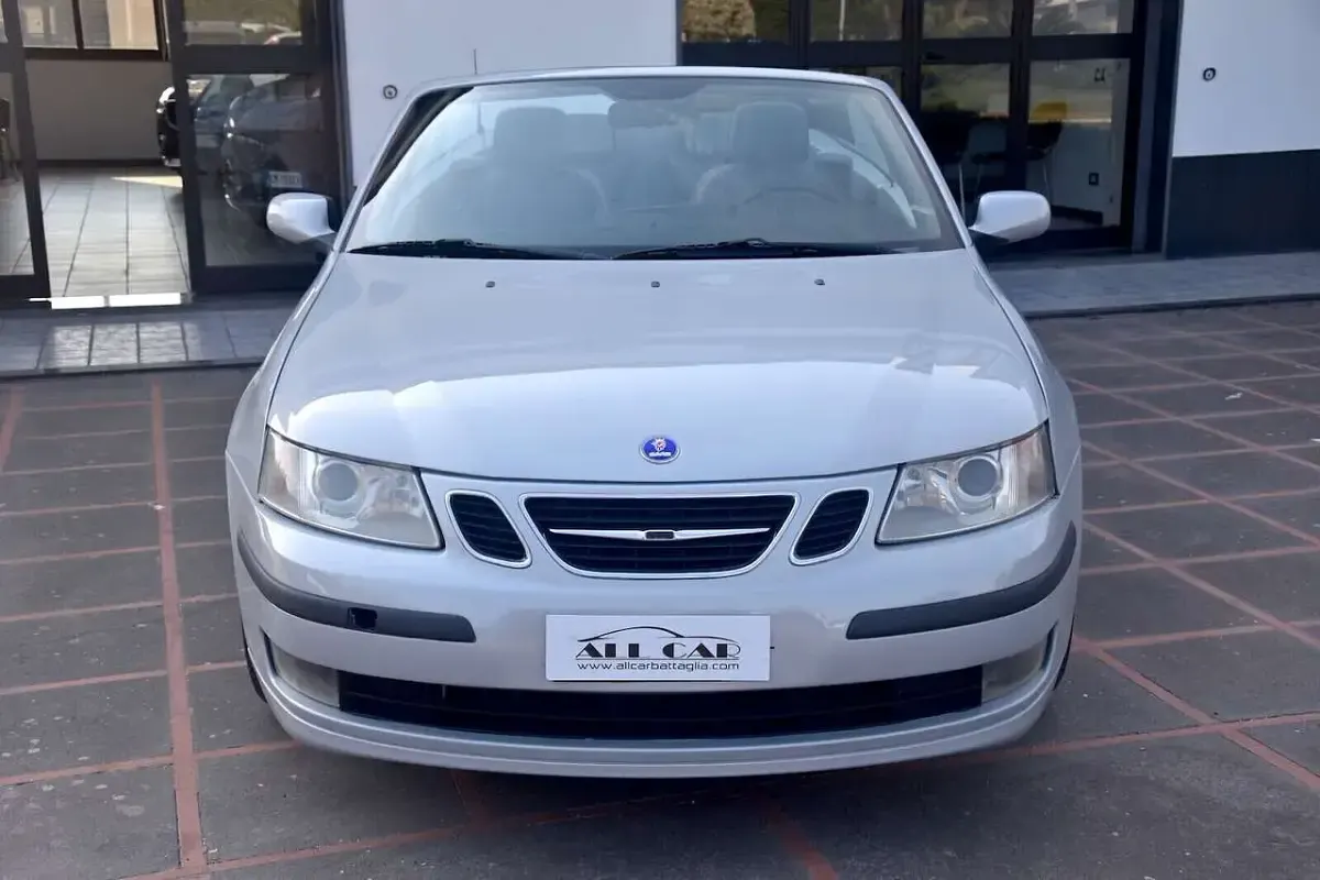 Usata Saab 9-3 Cabriolet Vector 150 CV (110 kW) 2006 Argento Cabrio