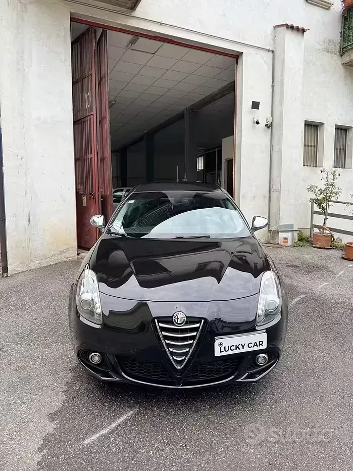Usata Alfa Romeo Giulietta Exclusive 150 CV (110 kW) 2015 Nero Utilitaria