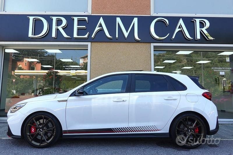 Usata Hyundai i30 Limited 280 CV (205 kW) 2022 Bianco pastello Berlina