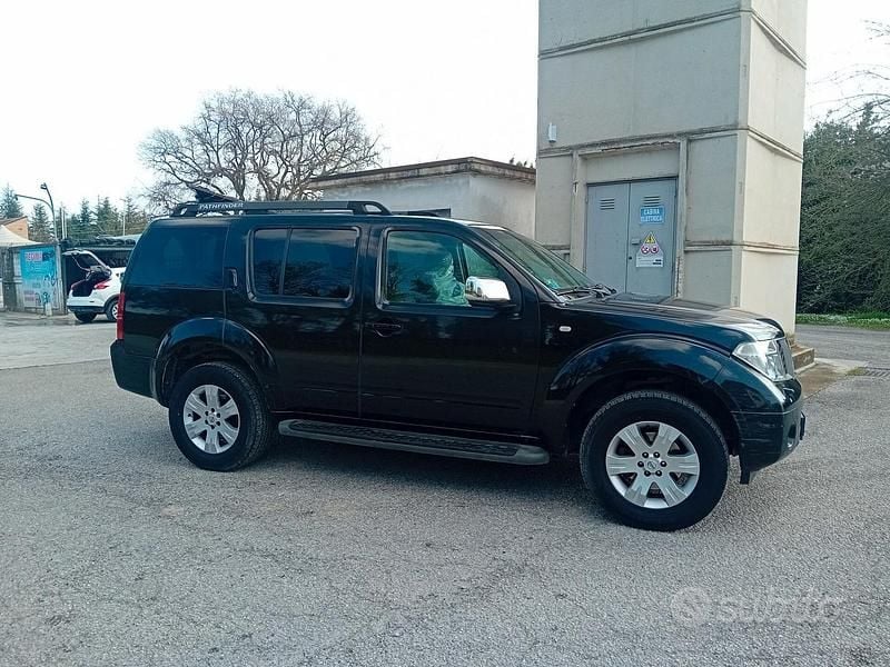 Usata Nissan Pathfinder 174 CV (127 kW) 2006 Nero SUV