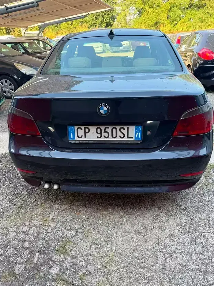 Usata BMW 530 218 CV (160 kW) 2004 Bluazzurro Berlina