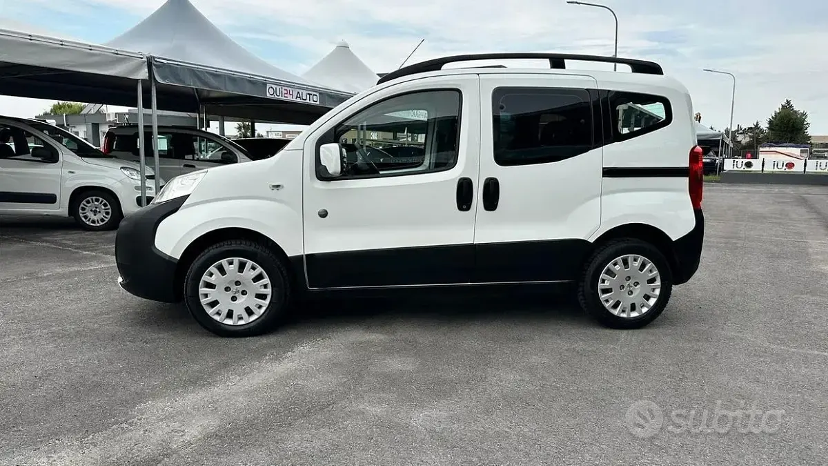 Usata Peugeot Bipper 75 CV (55 kW) 2012 Bianco Monovolume