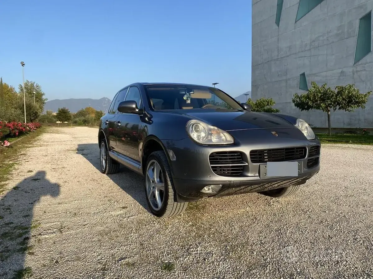 Usata Porsche Cayenne 340 CV (250 kW) 2004 Grigio SUV