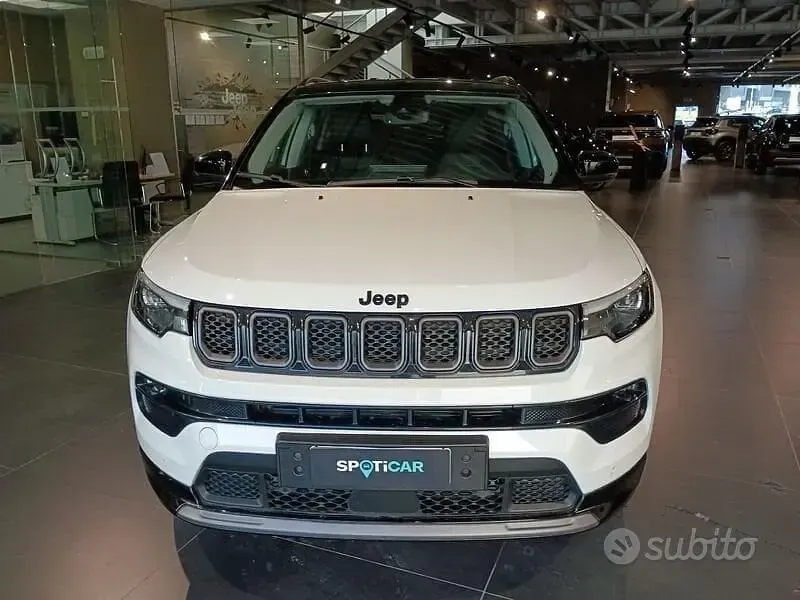 Usata Jeep Compass Summit 131 CV (96 kW) 2025 Bianco SUV