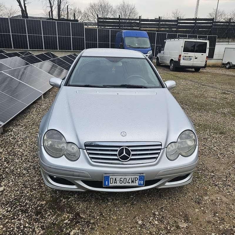 Usata 2006 Mercedes C200 Elegance Coupé | 2500 € (Ottimo prezzo) - Immagine 1/4