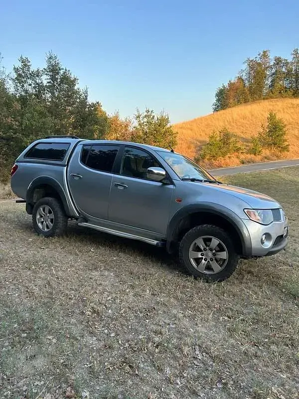 Usata Mitsubishi L200 Intense 136 CV (100 kW) 2006 Grigio Pick-up
