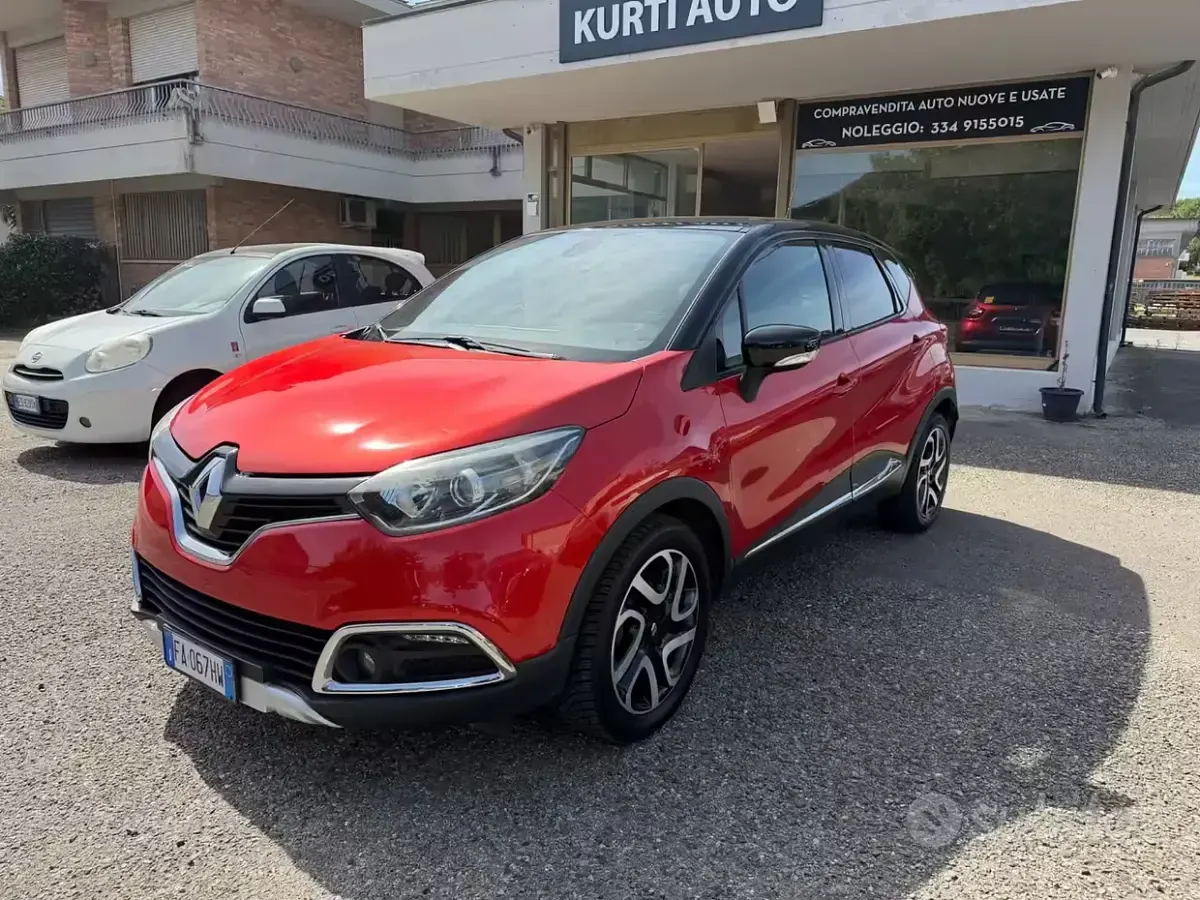 Usata Renault Captur 90 CV (66 kW) 2015 Rosso SUV