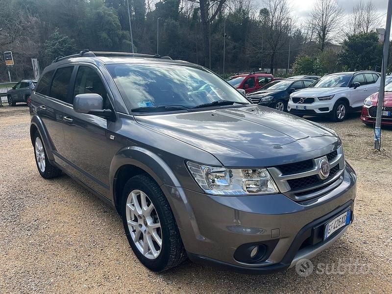 Usata Fiat Freemont 170 CV (125 kW) 2011 Grigio SUV